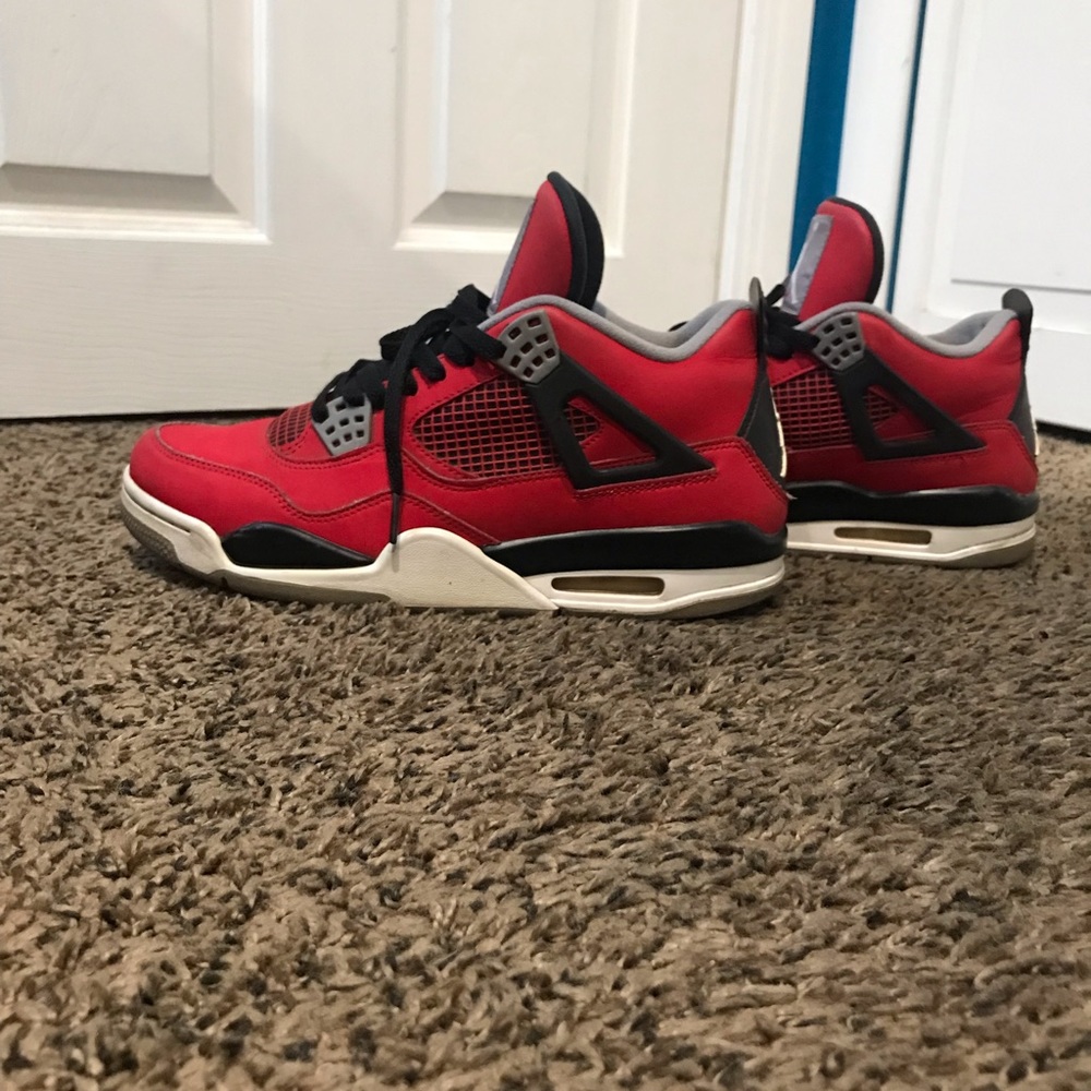 JORDAN 4 TORO